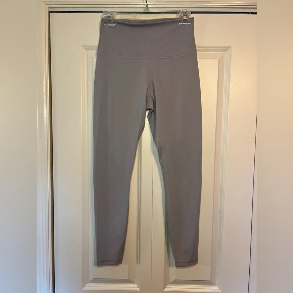 Everlane Perform Ankle leggingss. Size small.